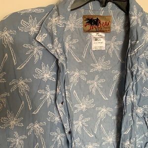 MEDIUM HAWAIIAN SHIRT